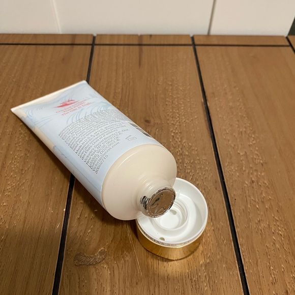 NEW VICTORIA’S SECRET SURF ON THE WAVES FRAGRANCE BODY LOTION CREAM 8 oz - Picture 3 of 4